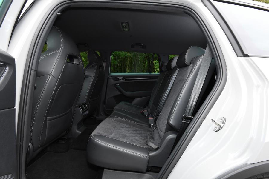 Интерьер Skoda Kodiaq 4x4 Sportline 2017 года  (UK) (фото 36 из 40)